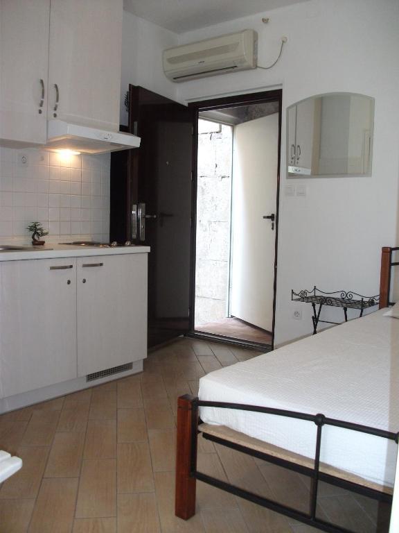 Diocletian Apartments & Rooms Split Room photo